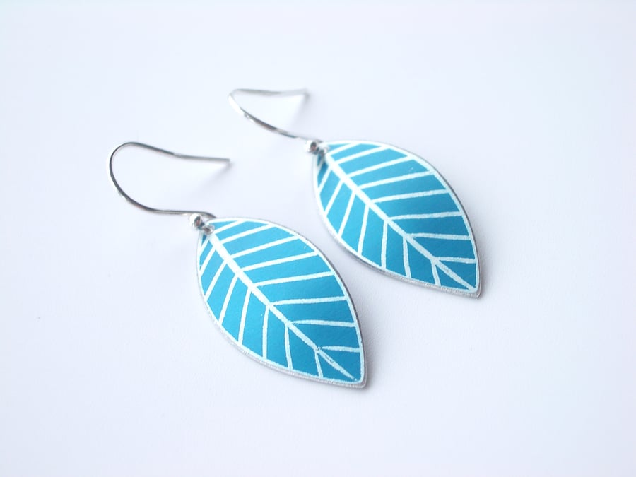 Blue leaf oval earrings