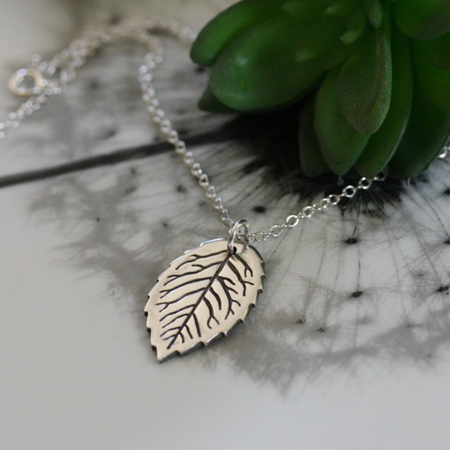 Silver leaf necklace - Dark finish 