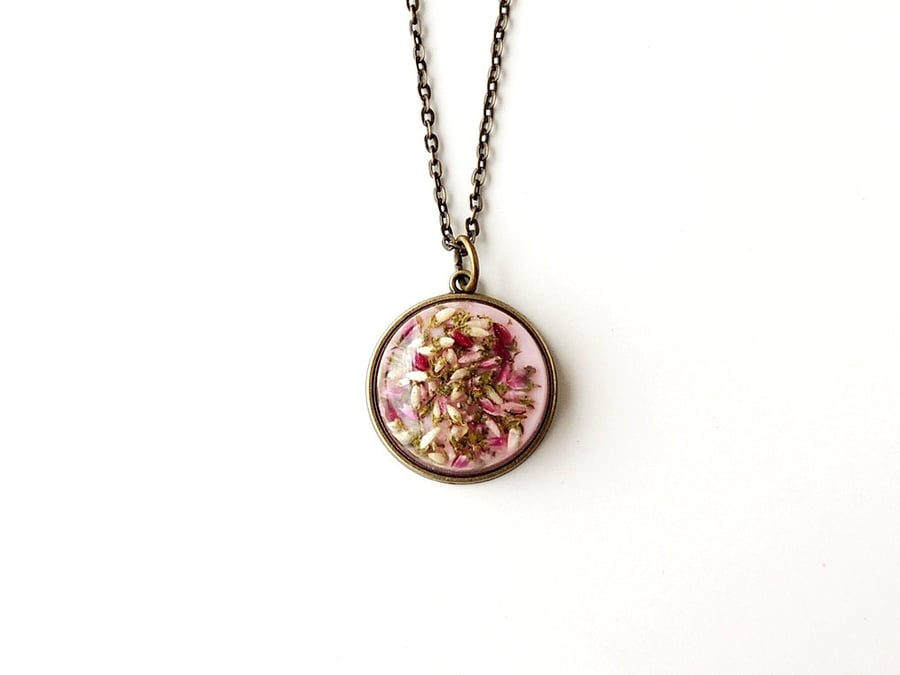 SECONDS: Heather Flowers Resin Cabochon Necklace (406)