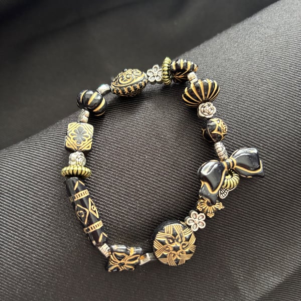 Handmade, beautiful, boho, ethnic style bracelet. 18cm.