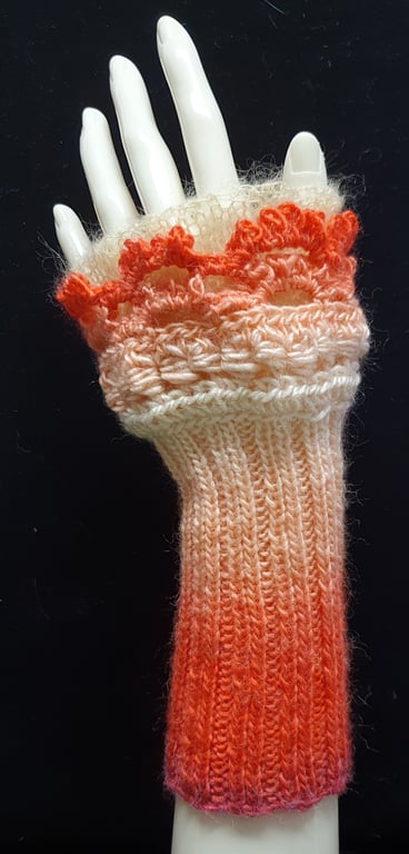 The sunshine wrist warmer gloves