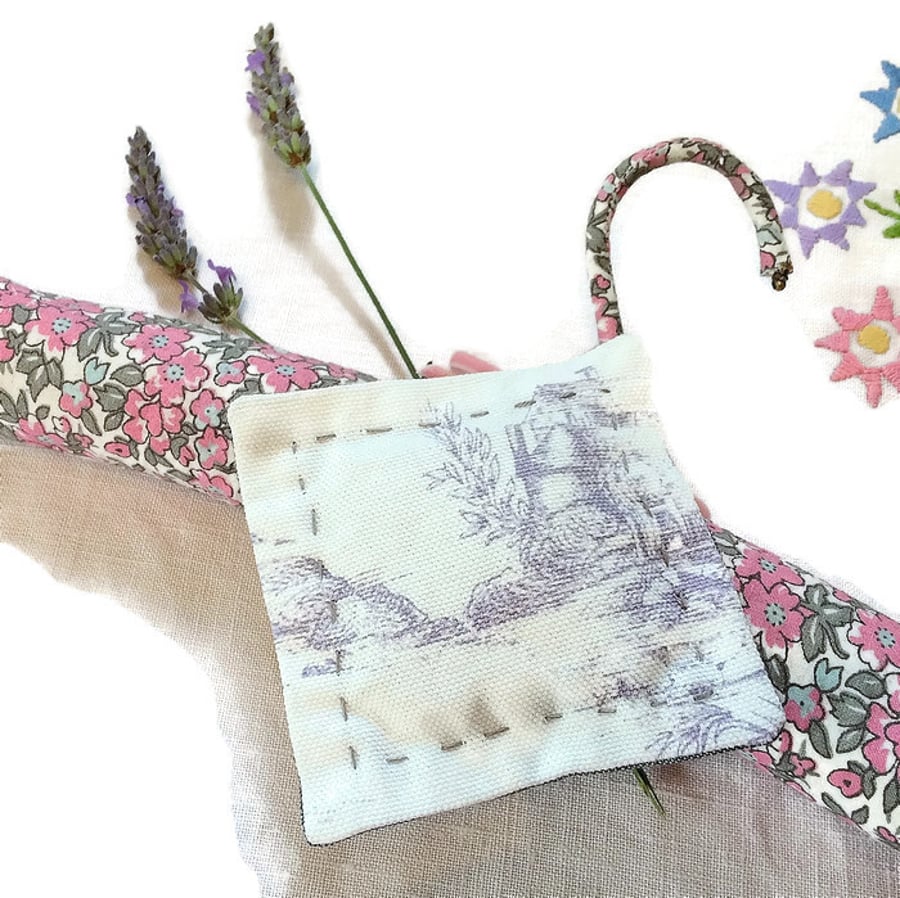 Vintage Fabric Lavender bags - Lilac Toile