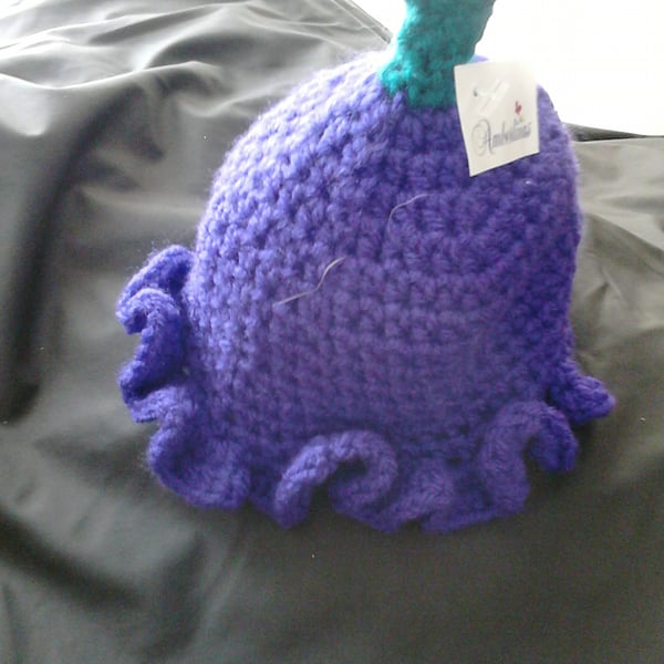 Crochet babies purple berry ruffle hat 0-6 month