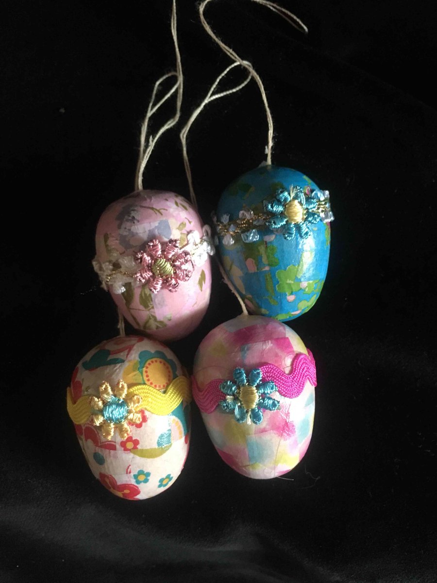 4 pretty Wooden Easter eggs