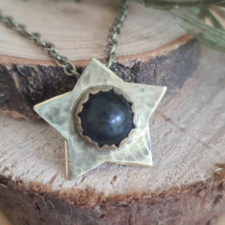 Brass star necklace with stone