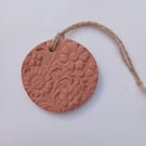 Embossed Daisies Round Terracotta Hanging Aromatherapy Diffuser
