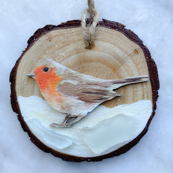 SALE-Hanging wood slice Robin Christmas decoration with sea glass from Cornwall 