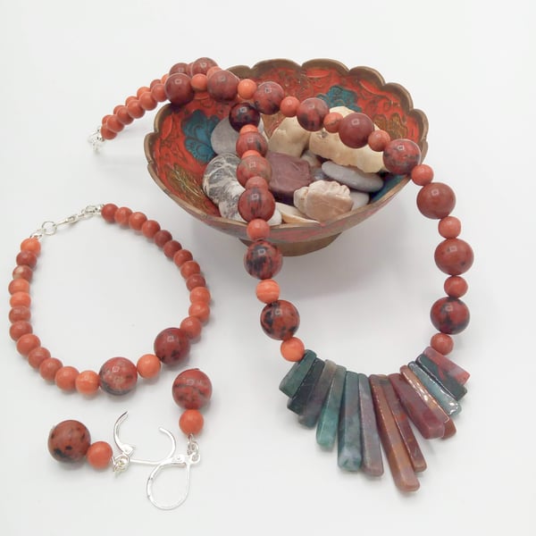 Jasper 3 Piece Jewellery Set with Graduated Fan Centre on a Beaded Necklace