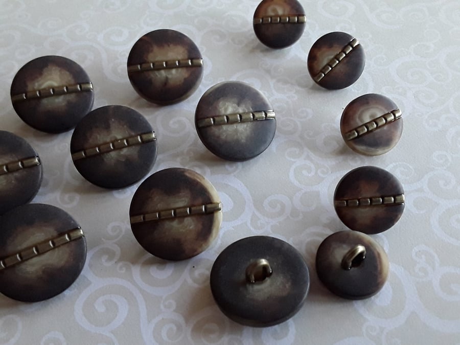 15mm & 21mm matching suit size, Brown mix Italian Polyester horn Antique Brass 