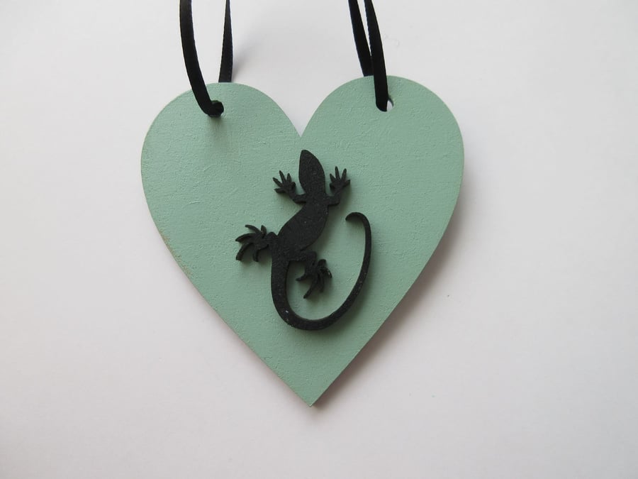 Lizard Reptile Newt Hanging Decoration Heart White Lime Green