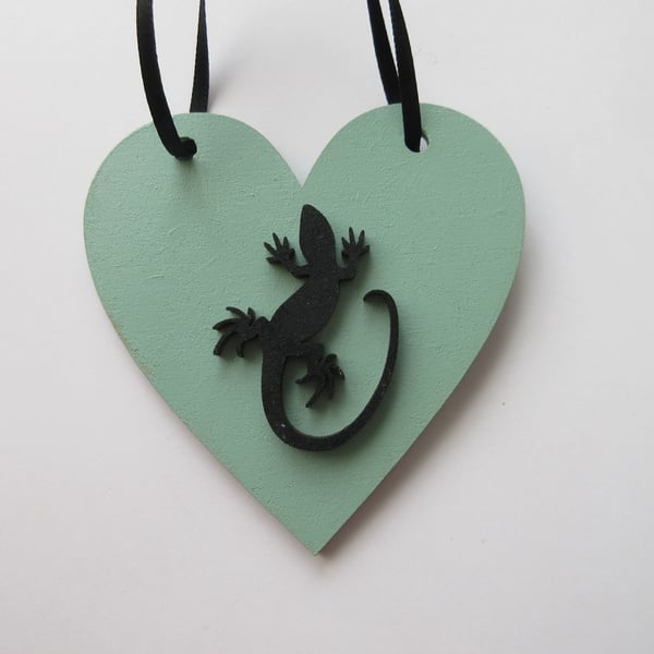 Lizard Reptile Newt Hanging Decoration Heart White Lime Green