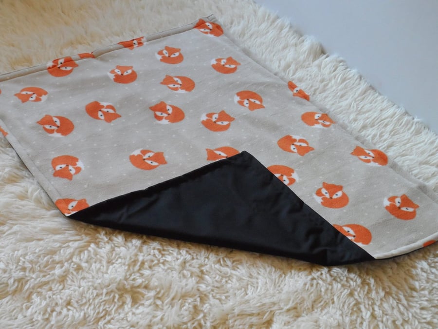 Dog Bed Duvet Cover - Sleepy Foxes 