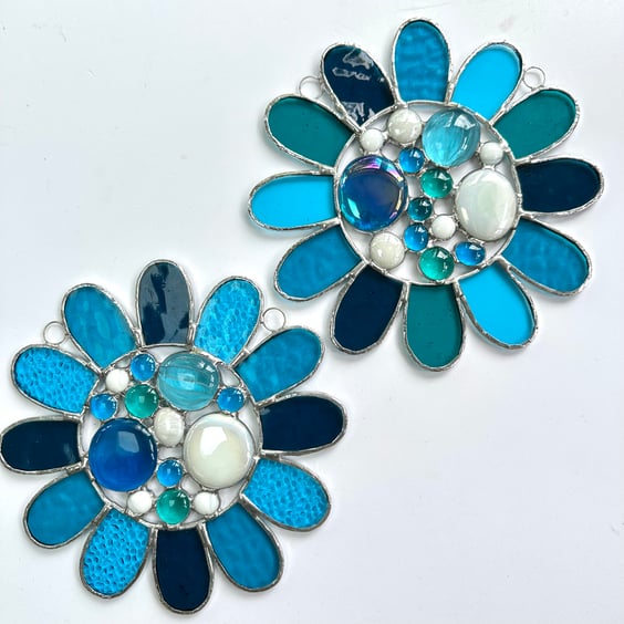 Stained Glass Bead Daisy Suncatcher - Handmade Window Decoration - Turq