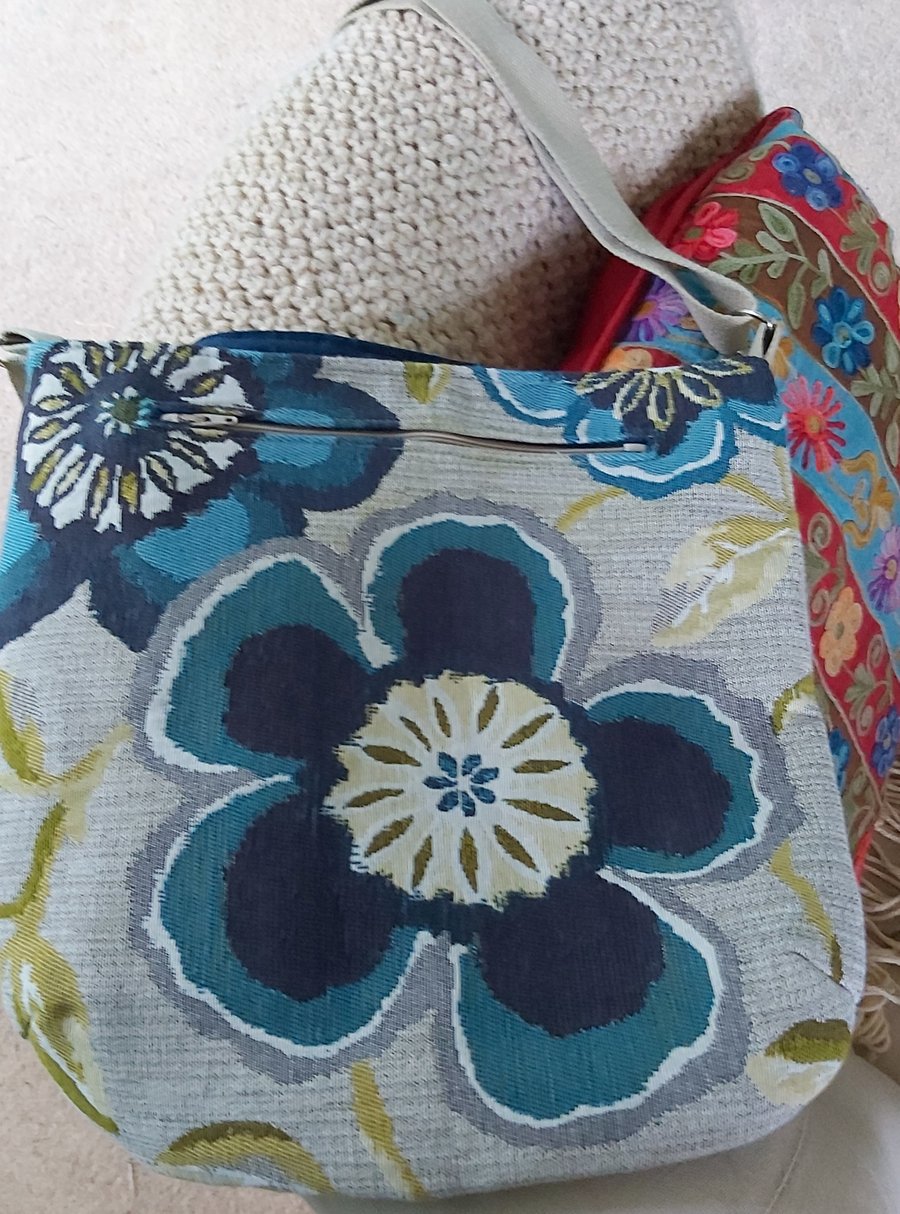 Large bold 60s floral trail tote, 