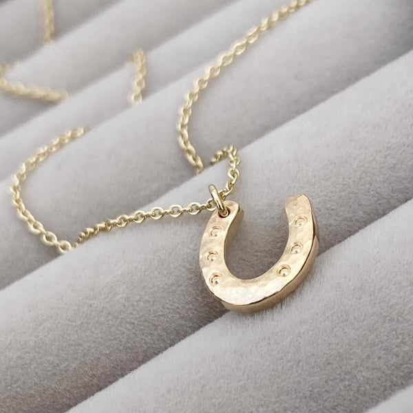 Handmade 9ct yellow, rose or white gold horse shoe pendant and chain