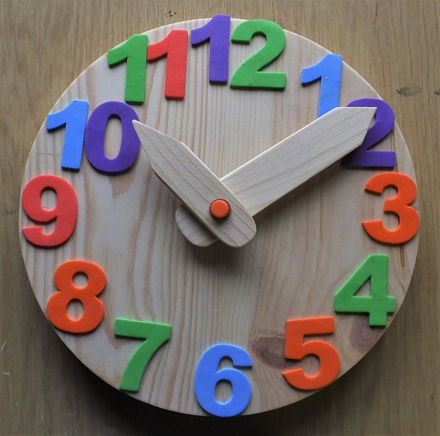 Wooden chunky toy clock with foam numbers for teaching children the time 