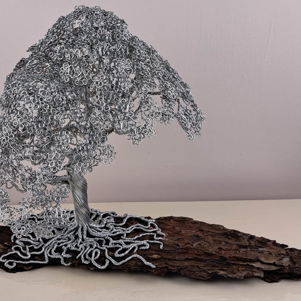 Beautiful Mini wire Grand Oak tree on Pine bark