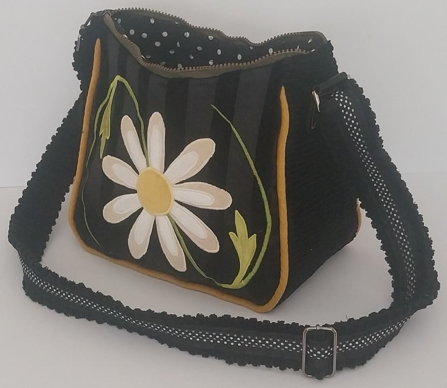 Swirly Daisy handbag
