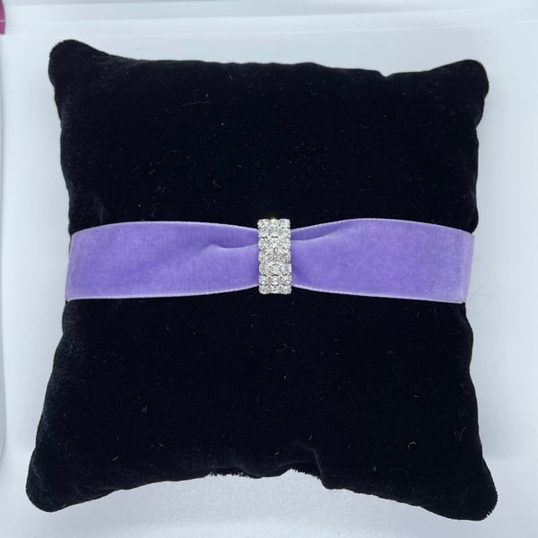 Black Velvet Brooch Cushion  PB5