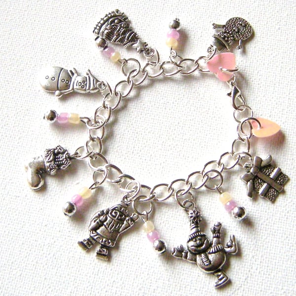 LITTLE GIRL'S CHRISTMAS CHARM BRACELET