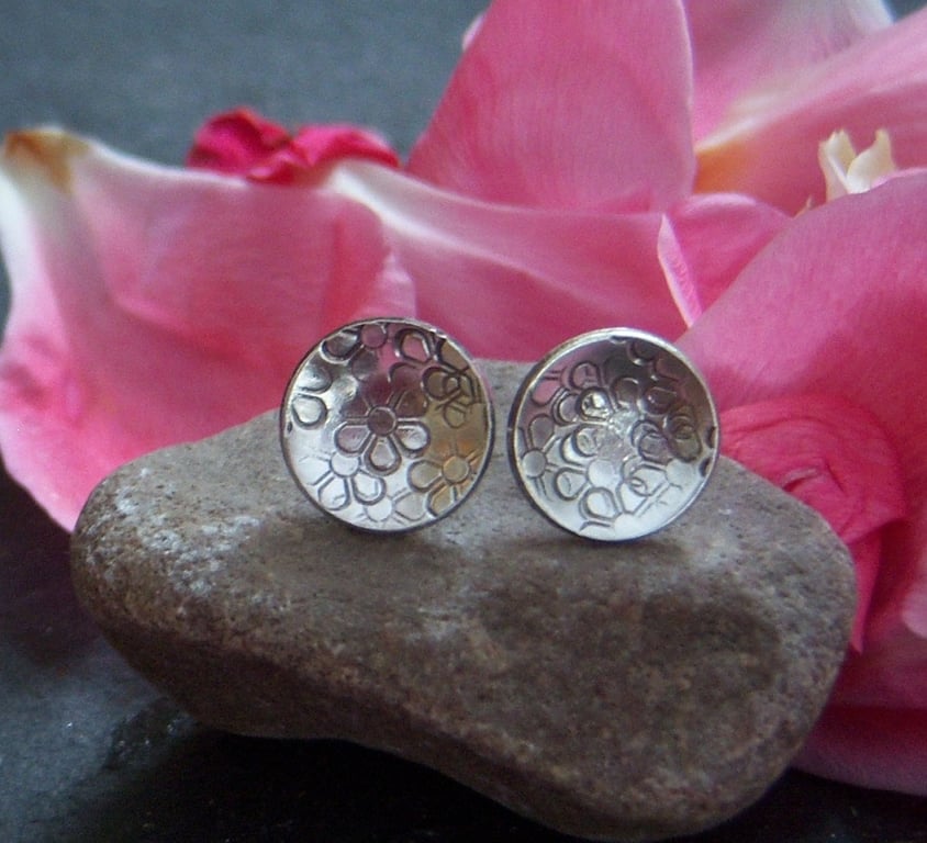Flower stud earrings in sterling silver