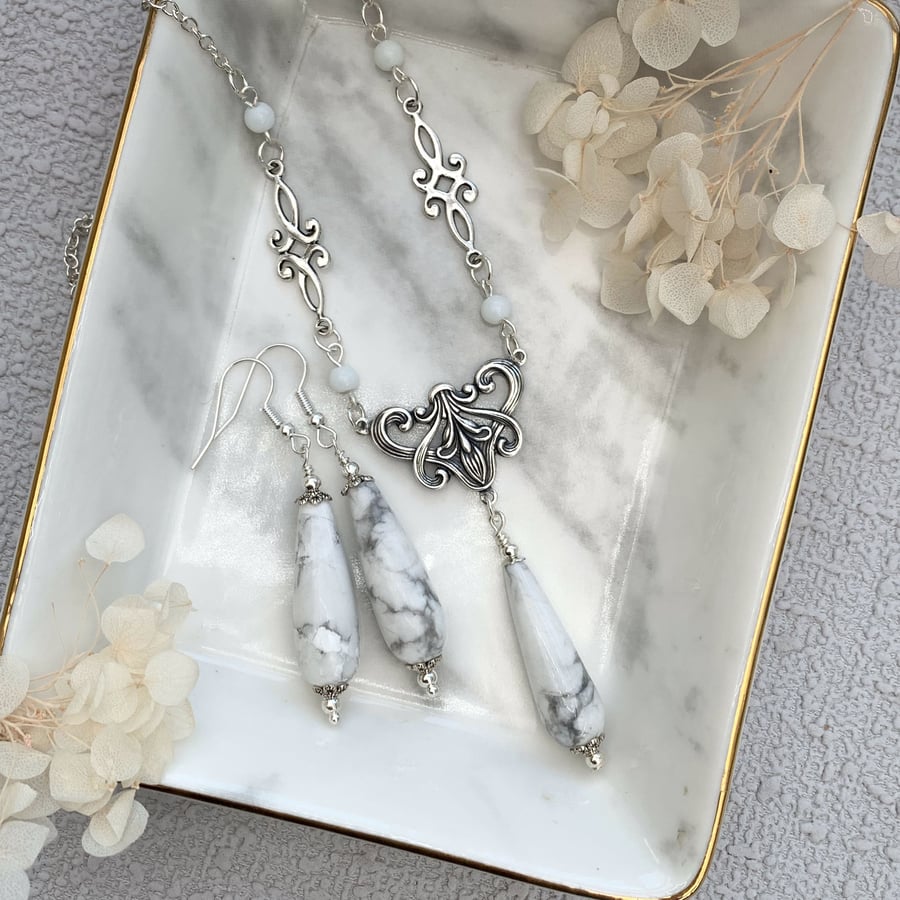 Vintage Style Howlite Pendant and Earrings Set