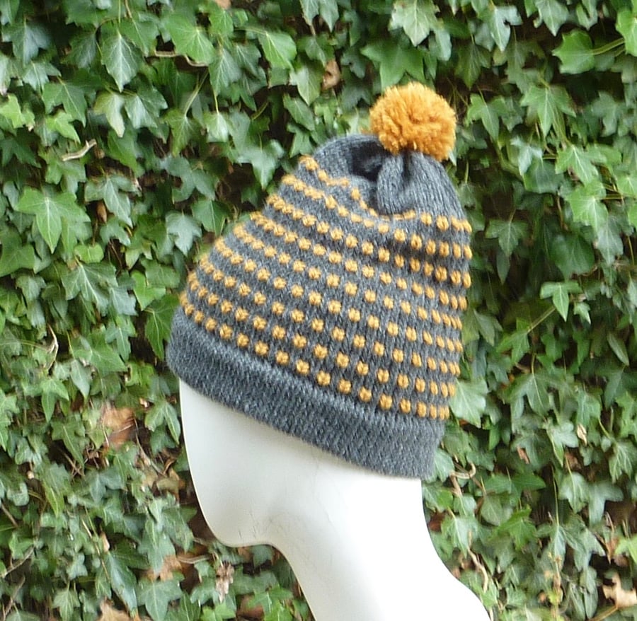 Woman's Knitted Beanie
