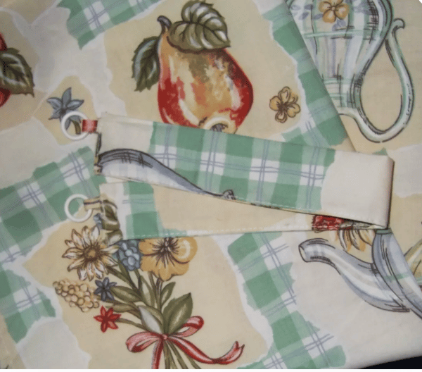 Small Curtain & Tie back Vintage Kitsch Retro Kitchen fabric