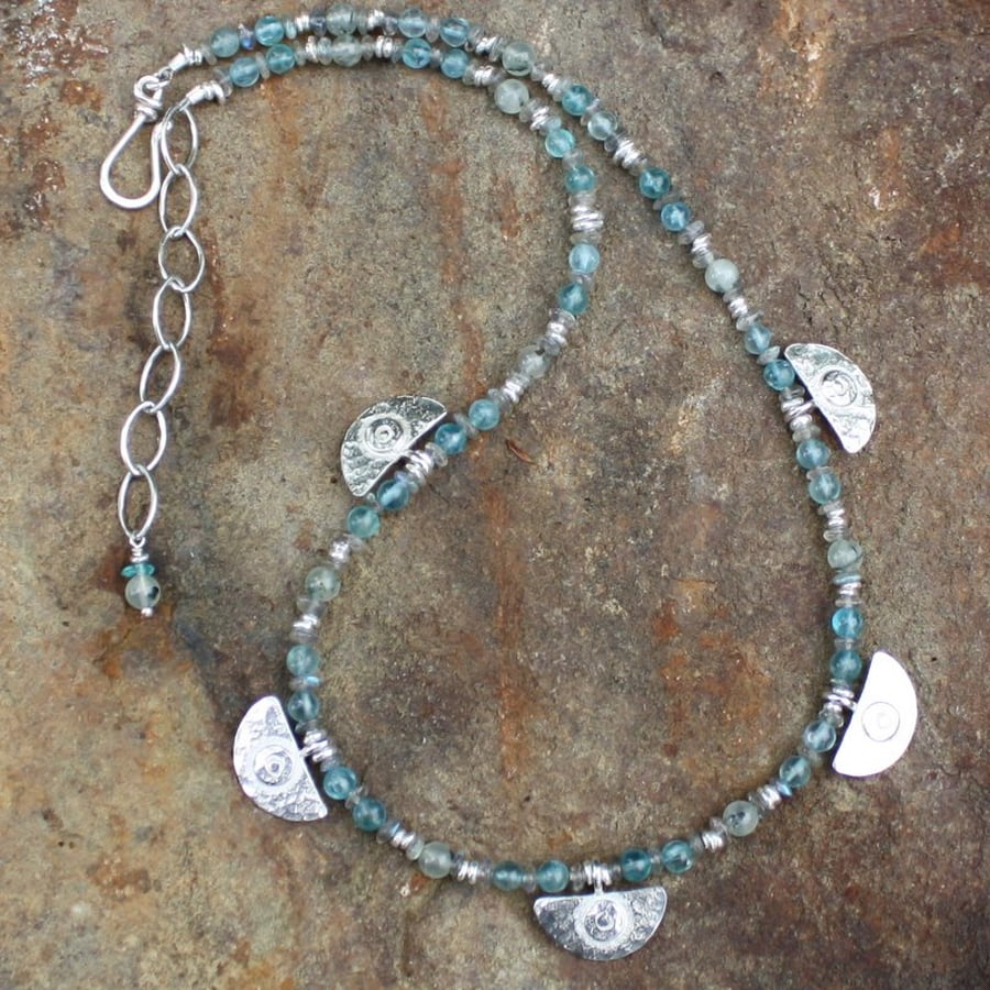  silver gemstone necklace Ulu 