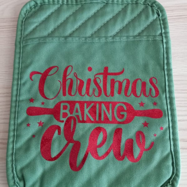 Pot Holder Oven Mitt Christmas Baking Crew Red and Green Kitchen Family Baking