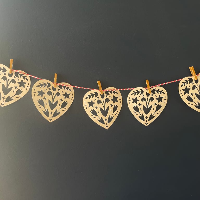 Floral Heart Papercut Garland (White)