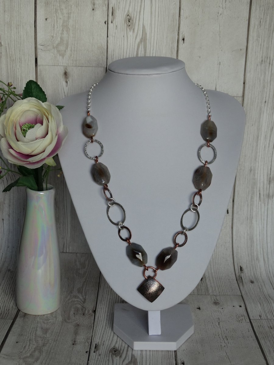 Crackled agate chunky necklace
