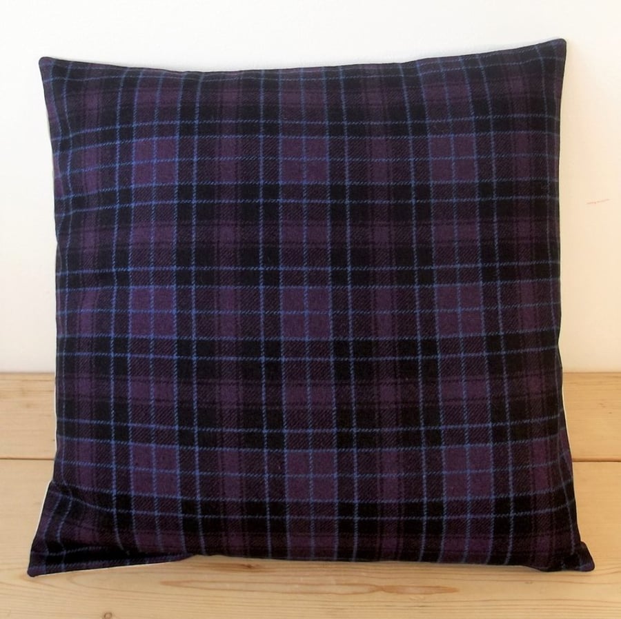 Cushion cover. Tartan plaid in deep purple, black and blue