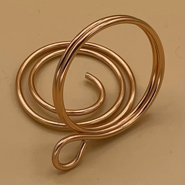 Ornamental wire ring card holders for place cards, photos or table numbers  