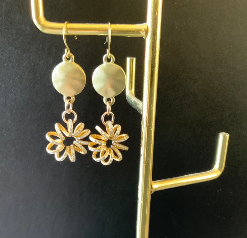 Gold Sparkle Flower Earrings.