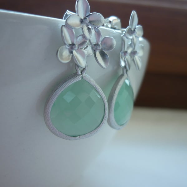 LIGHT JADE GREEN AND MATT RHODIUM PLATED FANCY DROP EARRINGS.  456