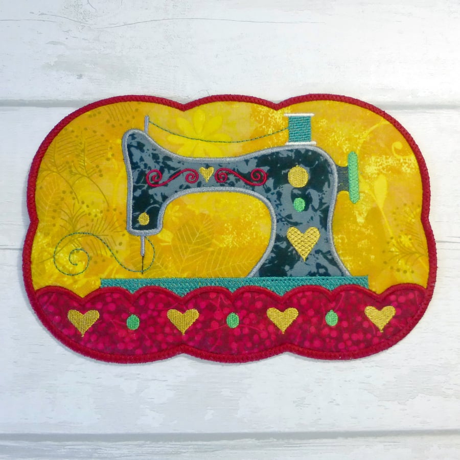 SALE, Sewing machine mug rug