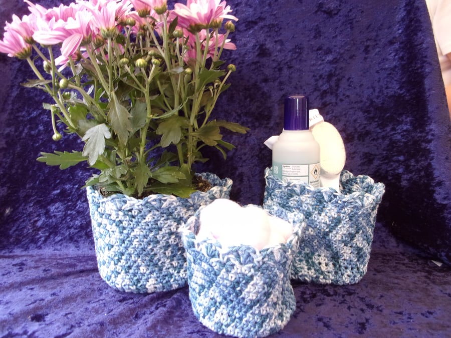 Set of 3 Round Crochet Pots (contents not included)
