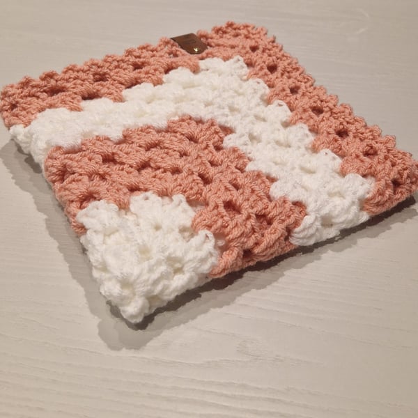 Handmade crochet baby star blanket - peach and white - lightweight 
