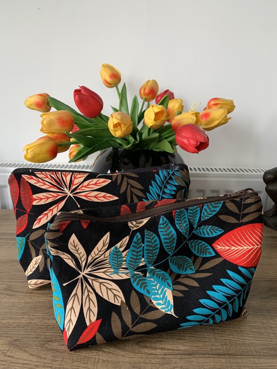 Jungle leaves lined make up bag