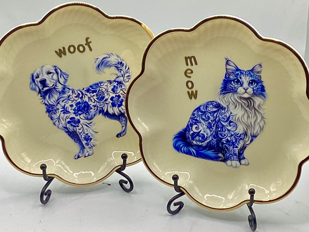Decorative plastic wall plate set of 2