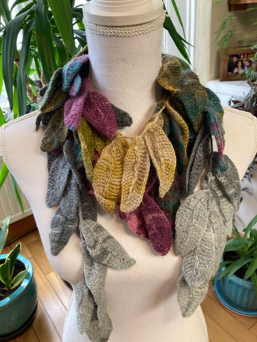 Crochet rainbow pastel colors flowered neck garland wrap