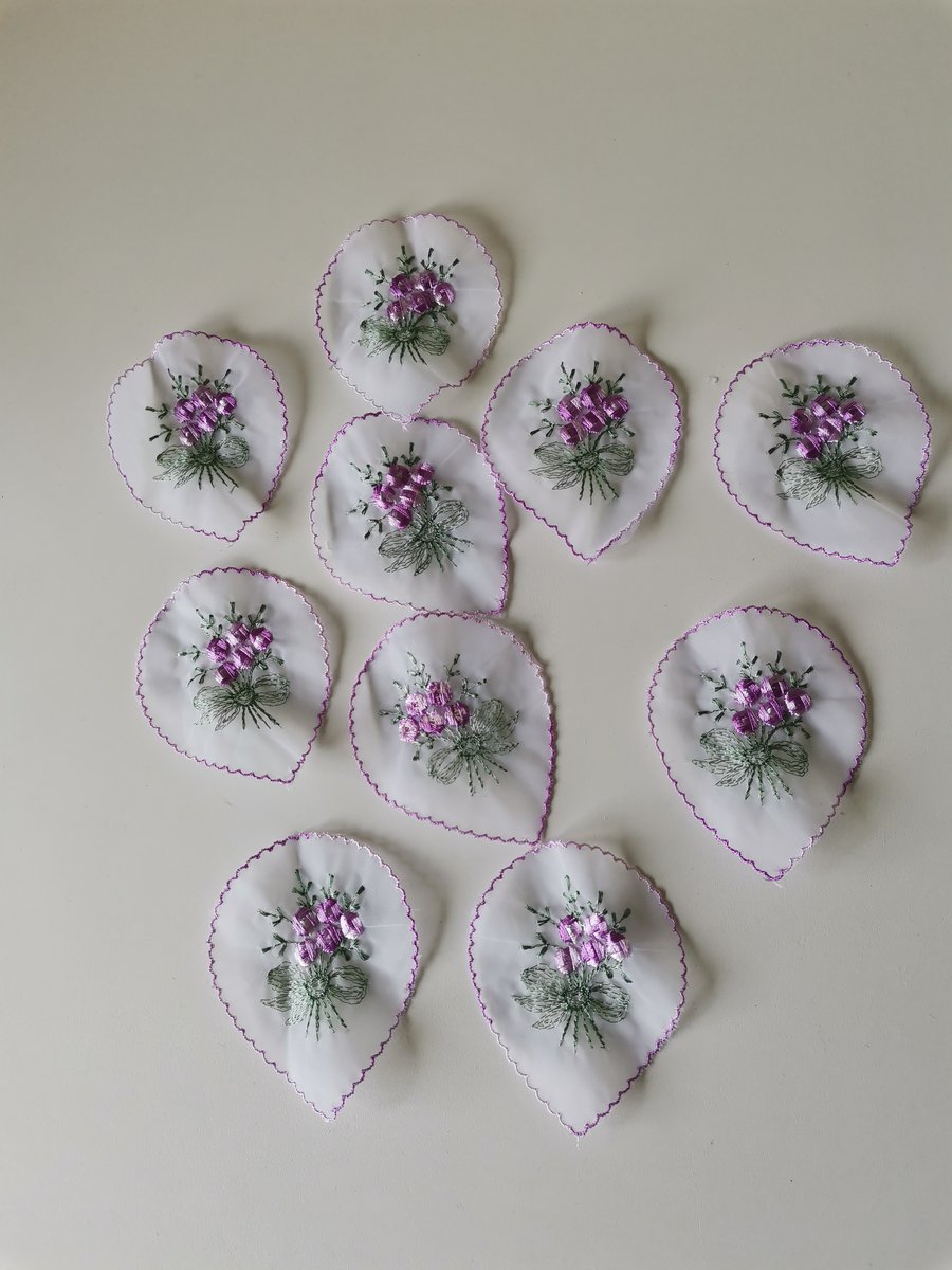 Pack of 5 White & Lilac Lace Flower Motif, 9cm x 7cm Sew On Motif