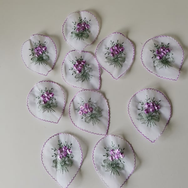 Pack of 5 White & Lilac Lace Flower Motif, 9cm x 7cm Sew On Motif