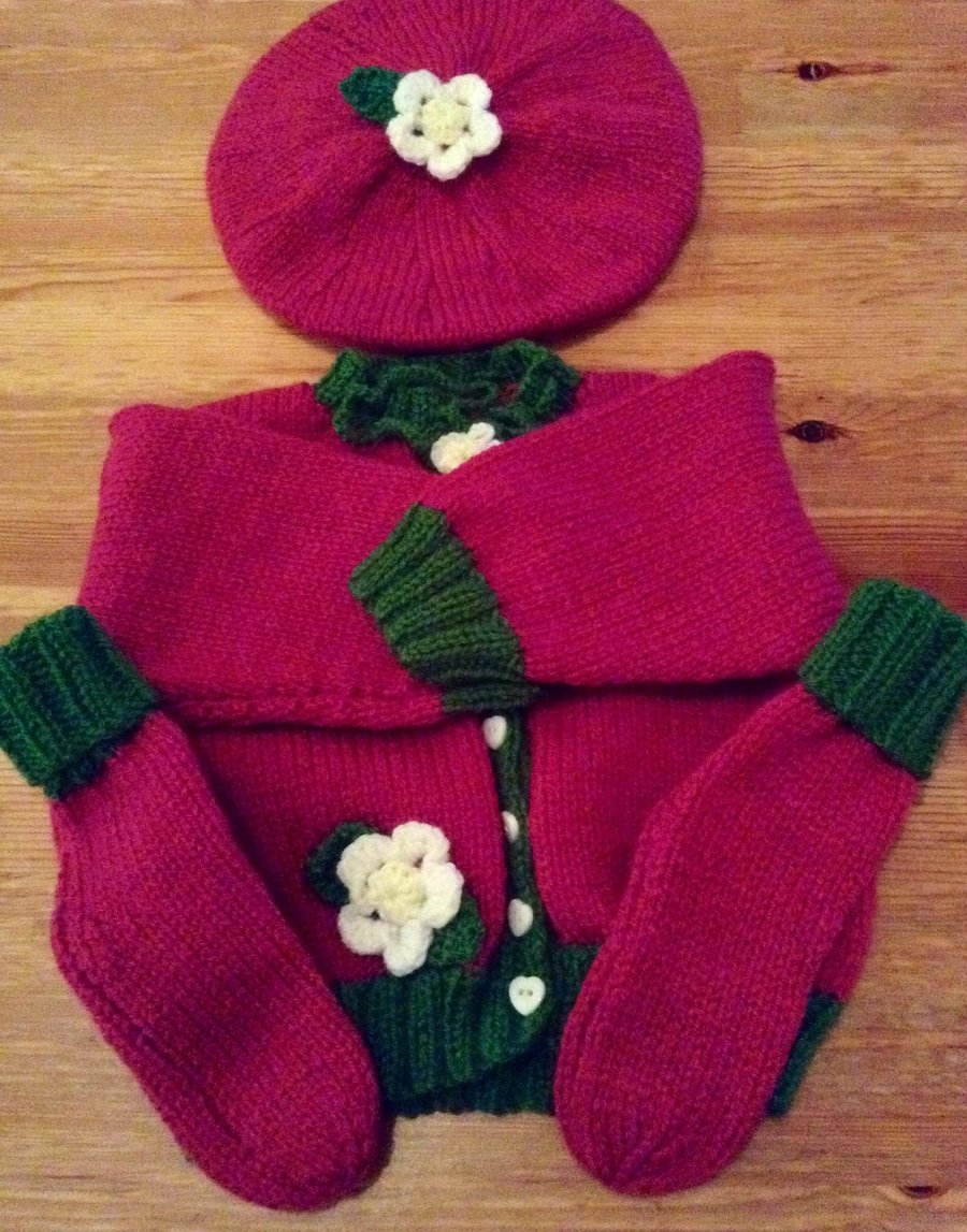 Pretty knitted baby raspberry set
