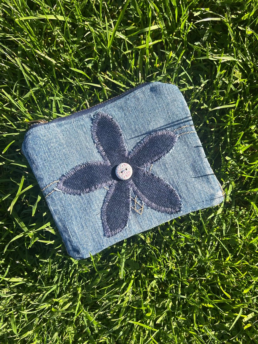 Denim purse with flower - Upcycled jeans pockets