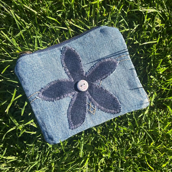 Denim purse with flower - Upcycled jeans pockets
