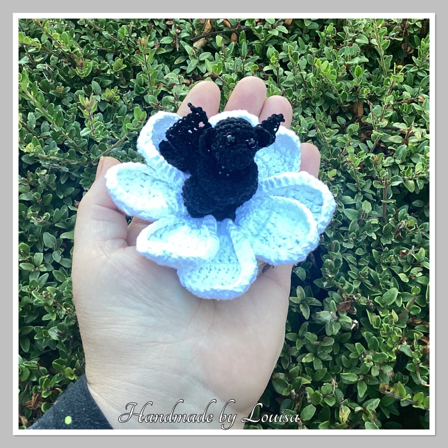Crocheted Anemone Droagon flower