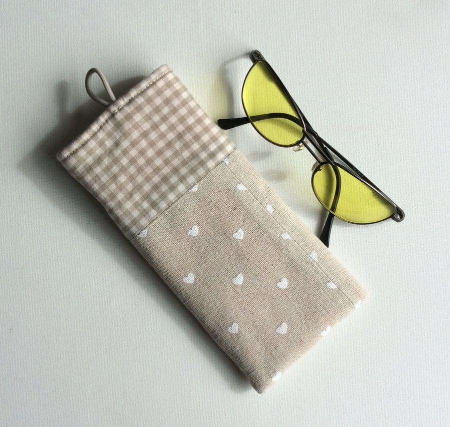 Glasses, sunglasses soft case, beige with white hearts, beige and white gingham