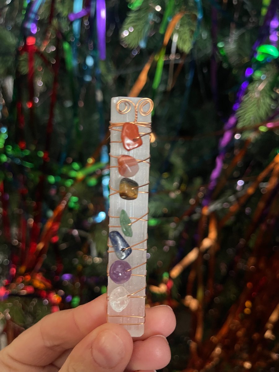 7 Chakras on Selenite 